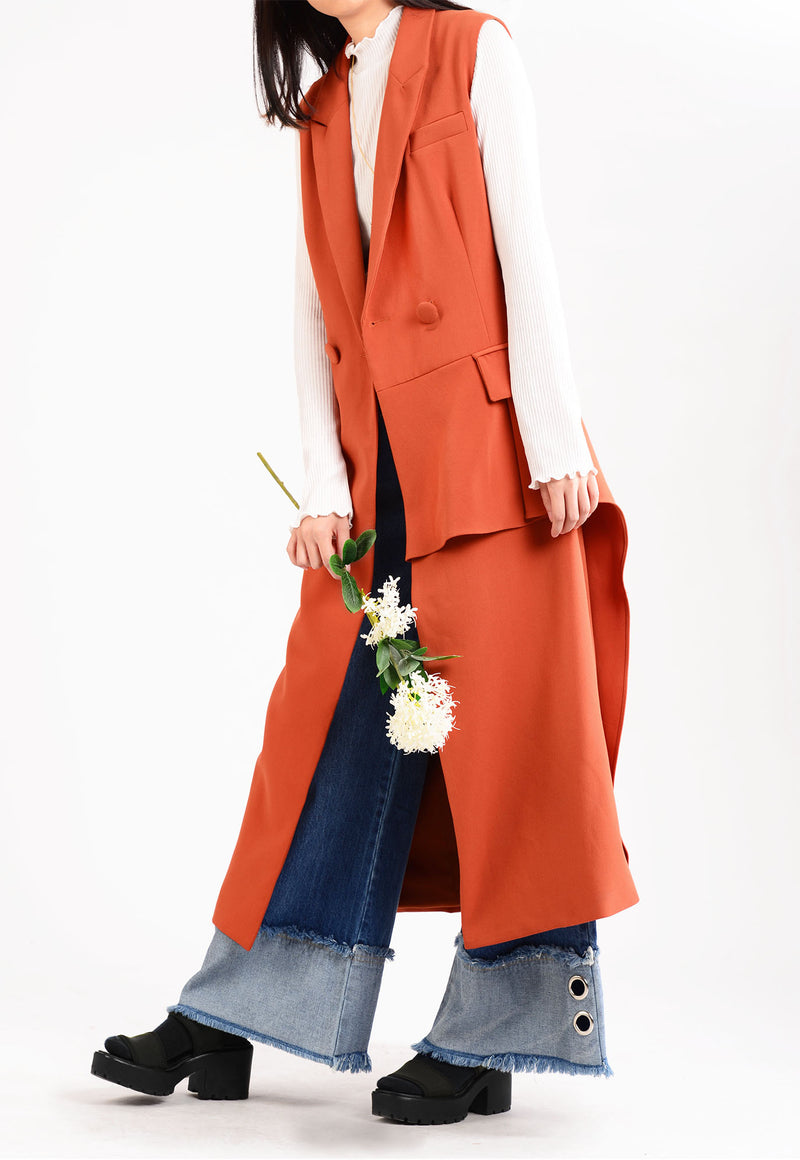 Long and lean vest coat with side ruffles | Orange
